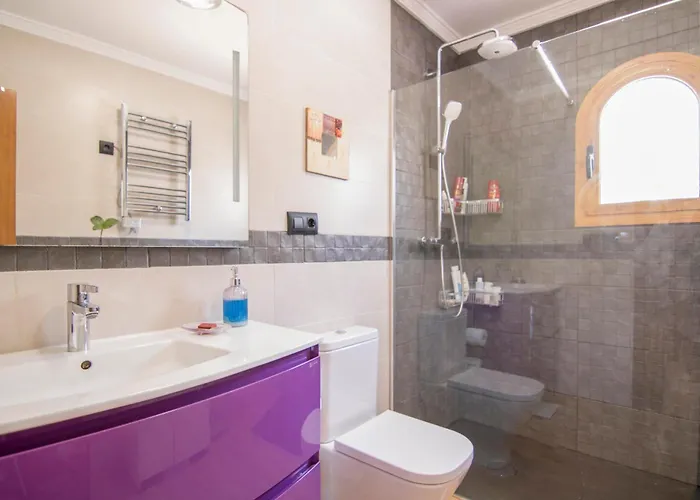 Casa Con Vistas Al Mar En - Cucarres